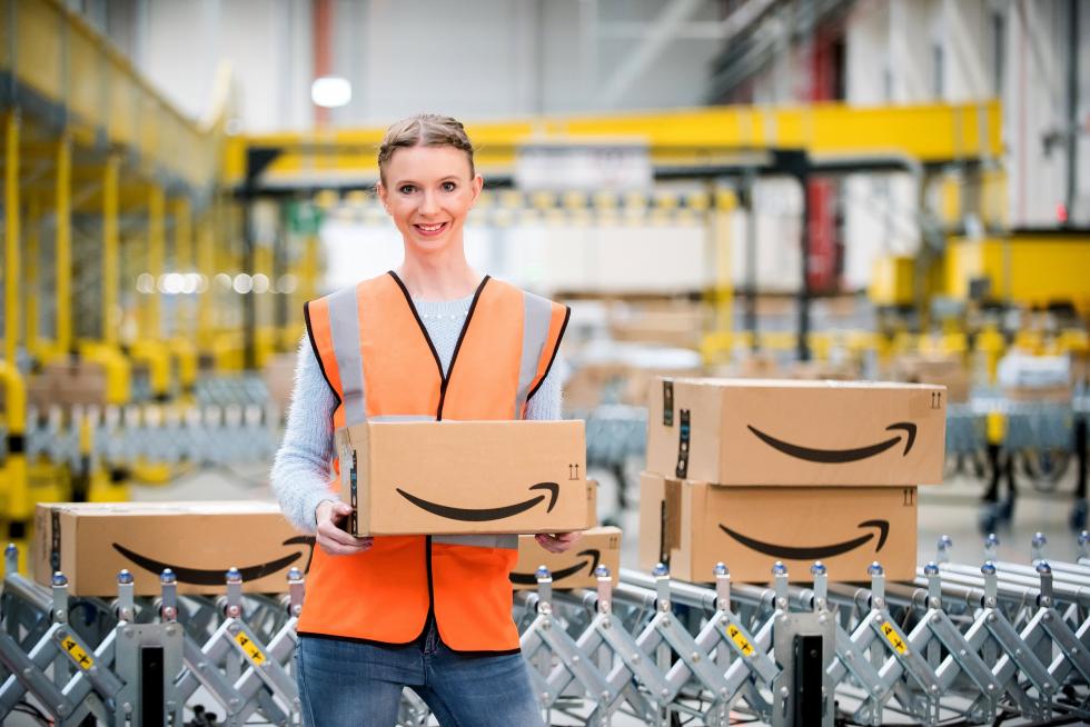 Amazon otwiera nowe centrum logistyczne w Okmianach 